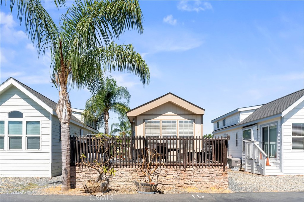 32000 Riverside Dr I6 Property Photo 2