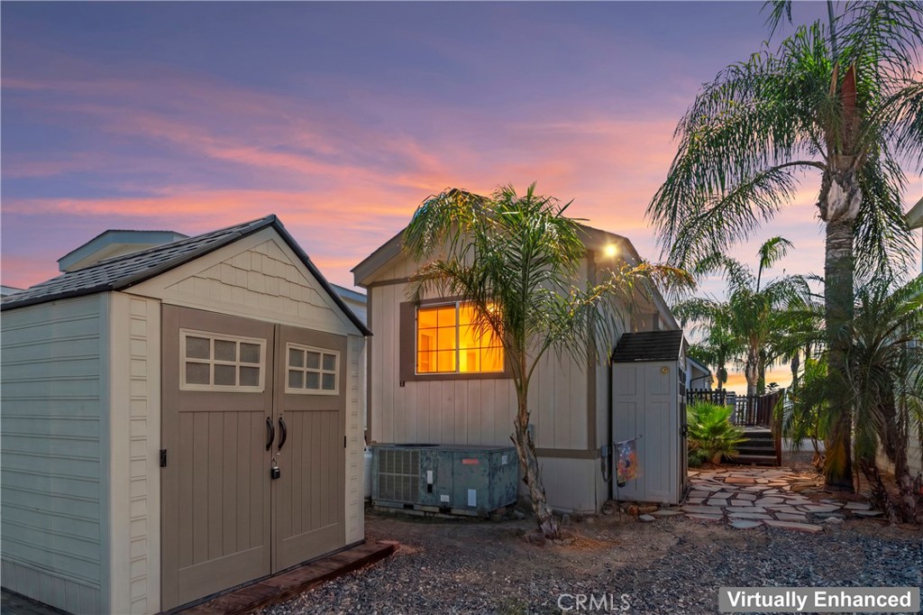 32000 Riverside Dr I6 Property Photo 3