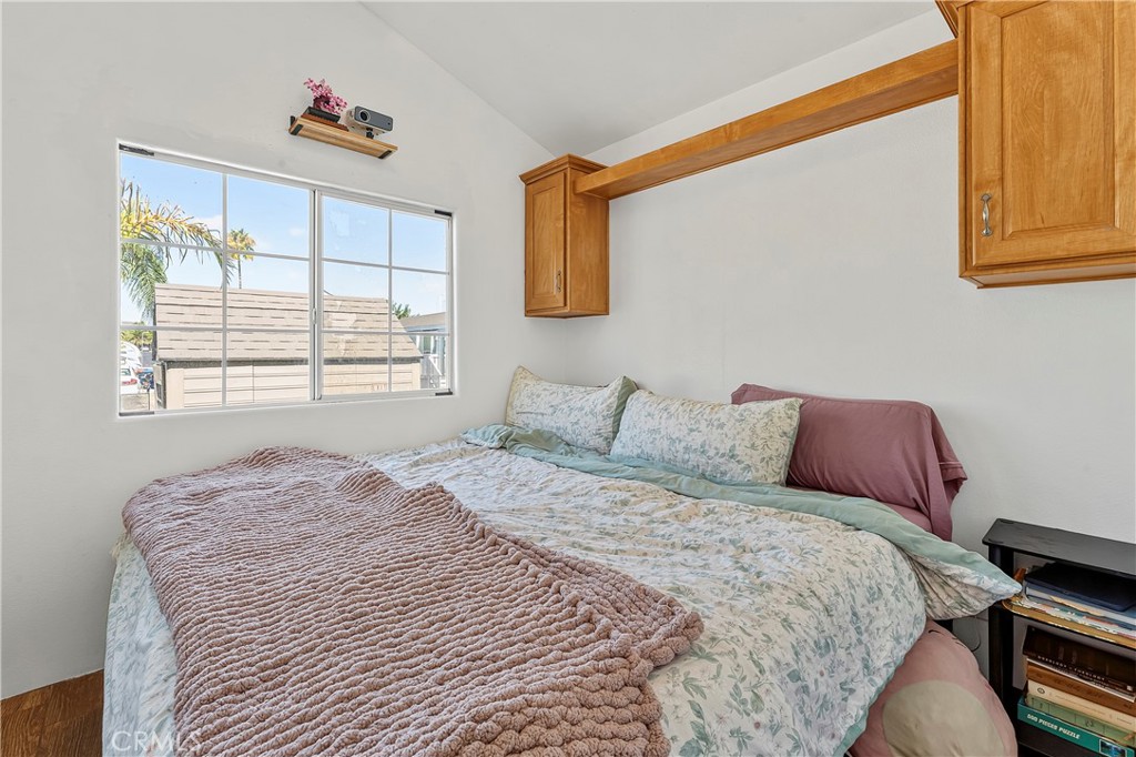 32000 Riverside Dr I6 Property Photo 6