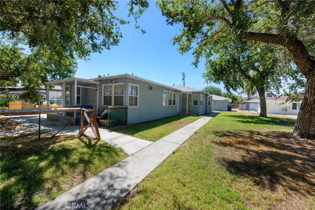 45031 10th Street W Property Photo 1