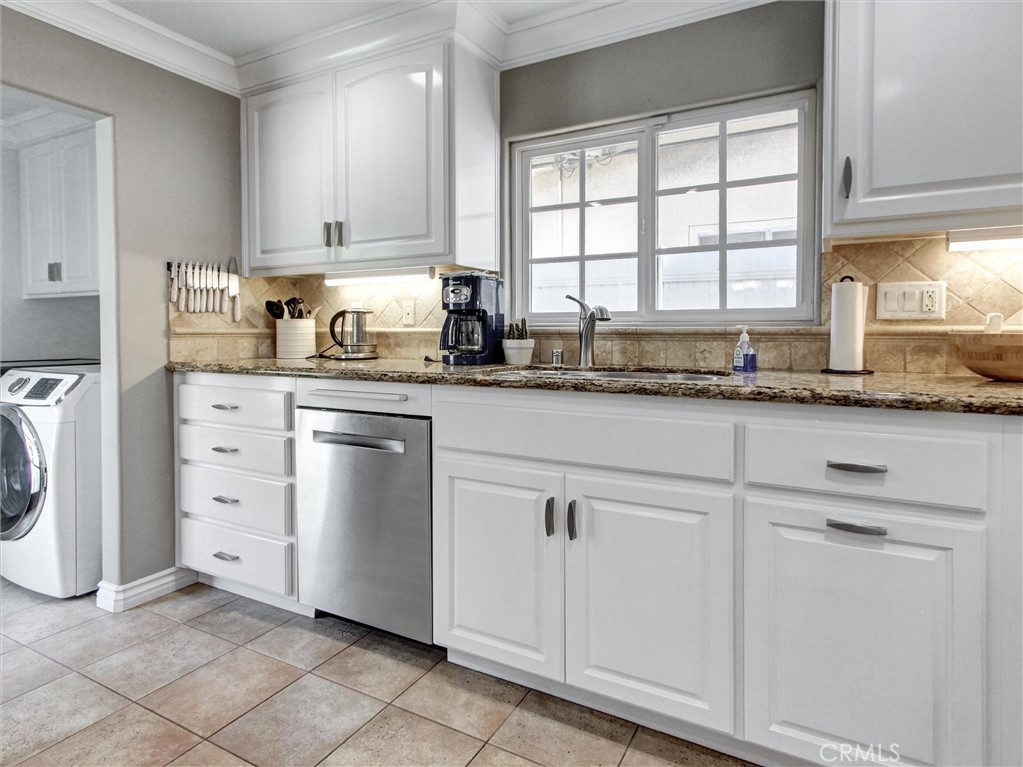 6241 Mar Vista Drive Property Photo 10