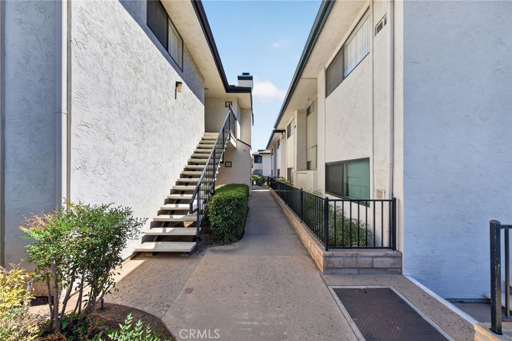 450 W W Vermont 201 Property Photo 4