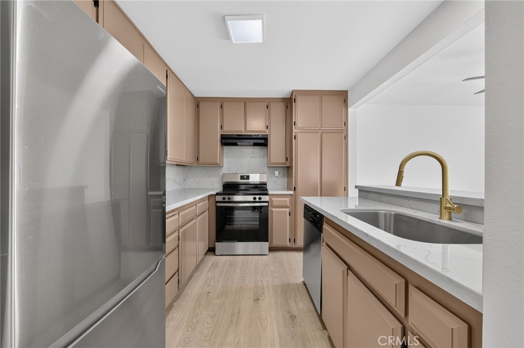 450 W W Vermont 201 Property Photo 9