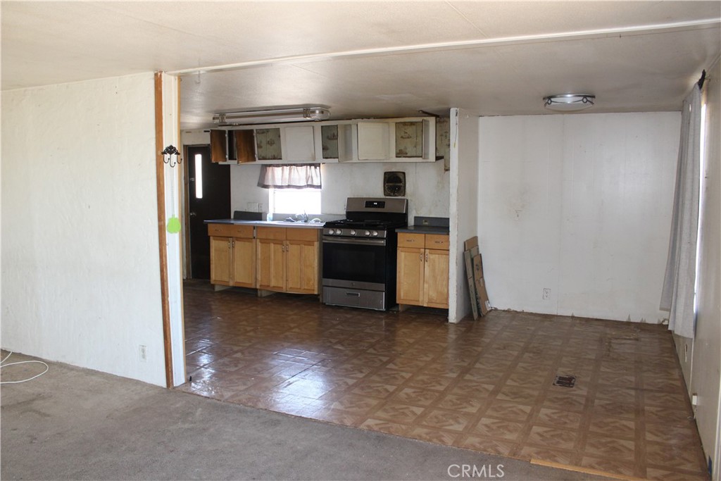 21884 Walnut Property Photo 6