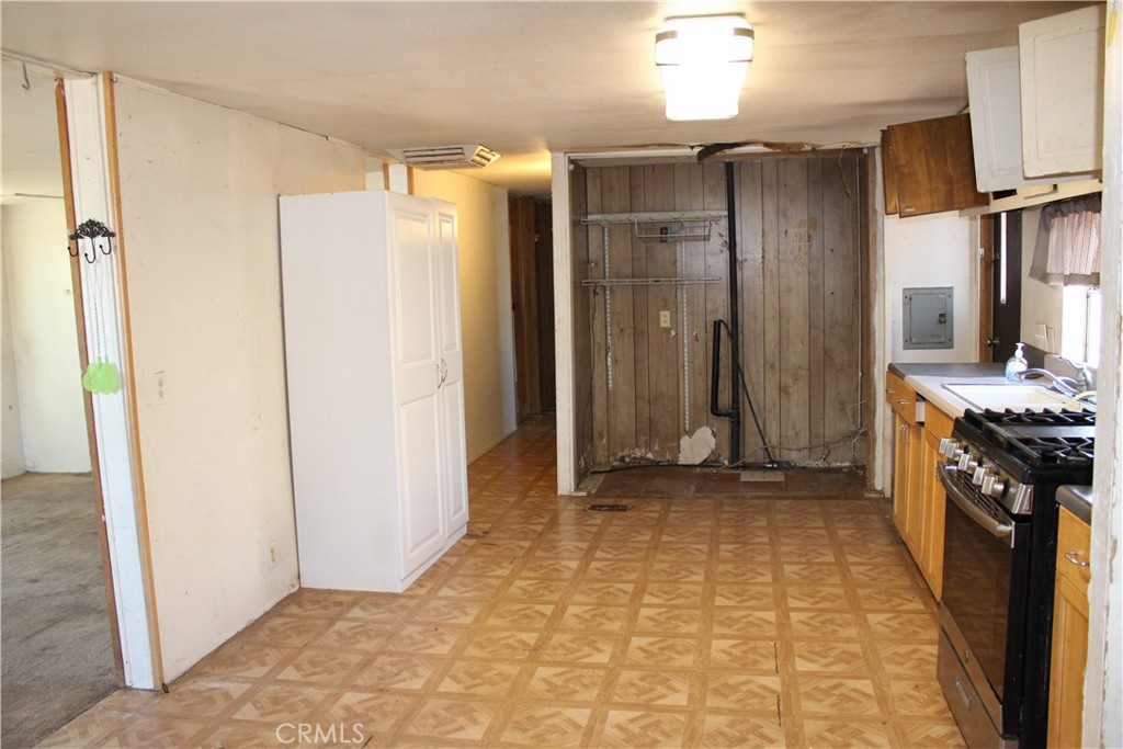 21884 Walnut Property Photo 8