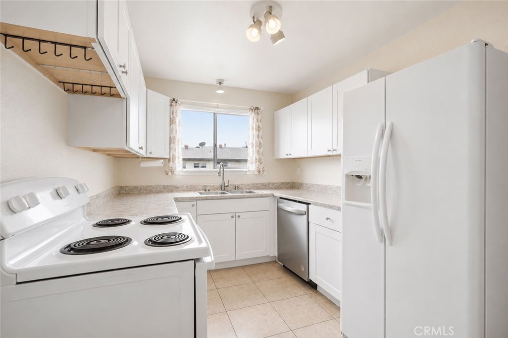 4164 Cherokee Avenue W E Property Photo