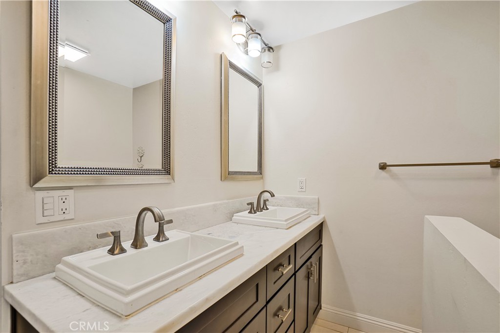 4593 Mardi Gras Property Photo 18