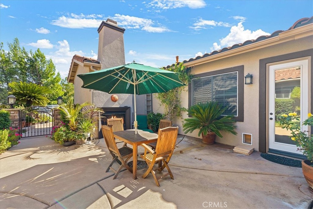42926 Joshua Tree Court Property Photo 9