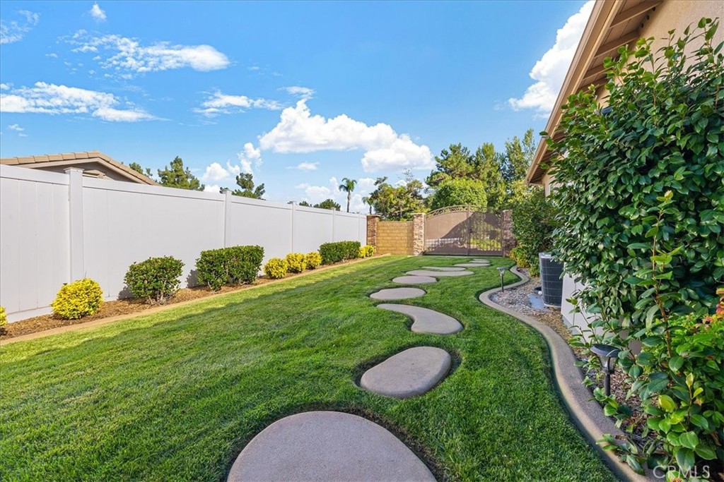 42926 Joshua Tree Court Property Photo 38