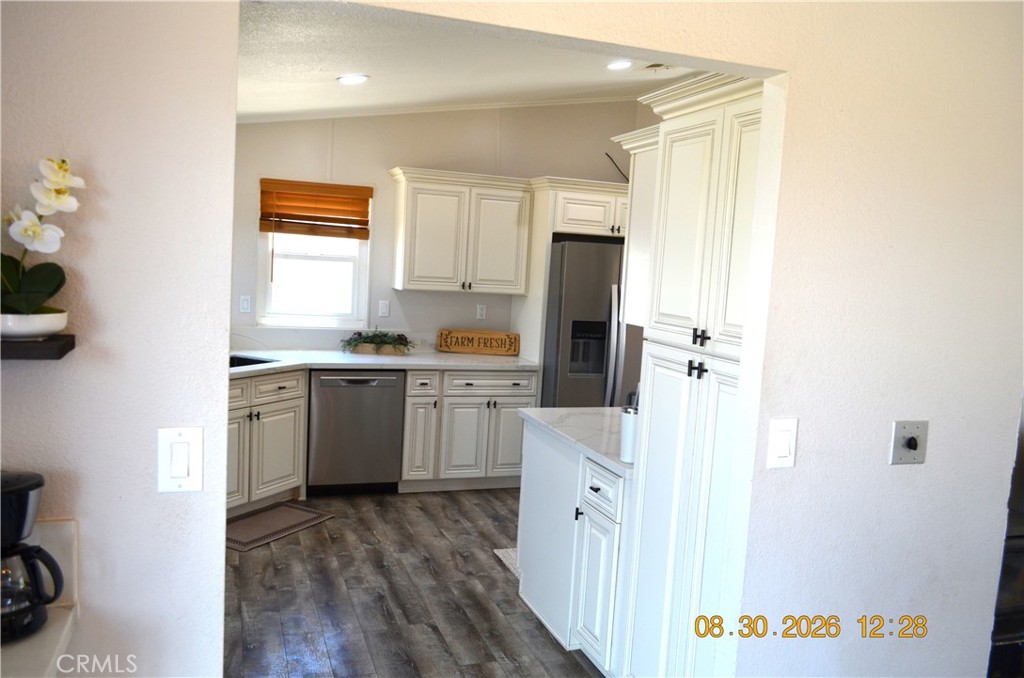 3142 Hermosa Property Photo 10