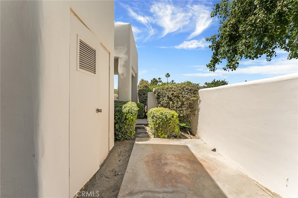 67451 Toltec Court Property Photo 7