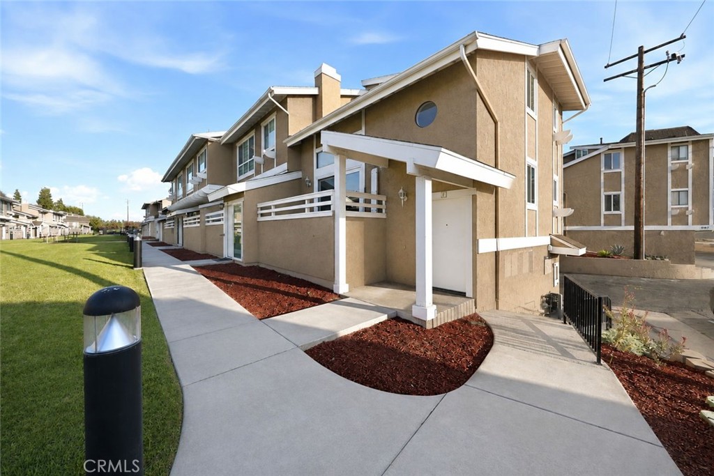 981 W Imperial Hwy #23 Property Photo 2