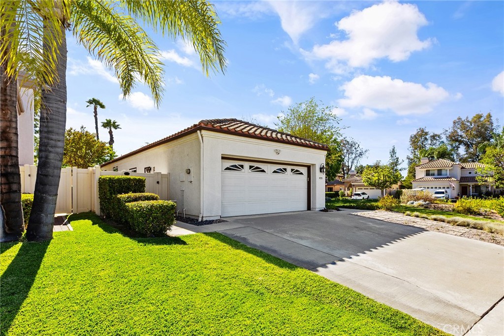 41555 Corte Amalia Property Photo 3