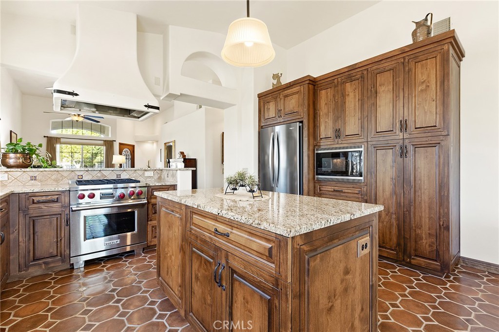 41555 Corte Amalia Property Photo 16