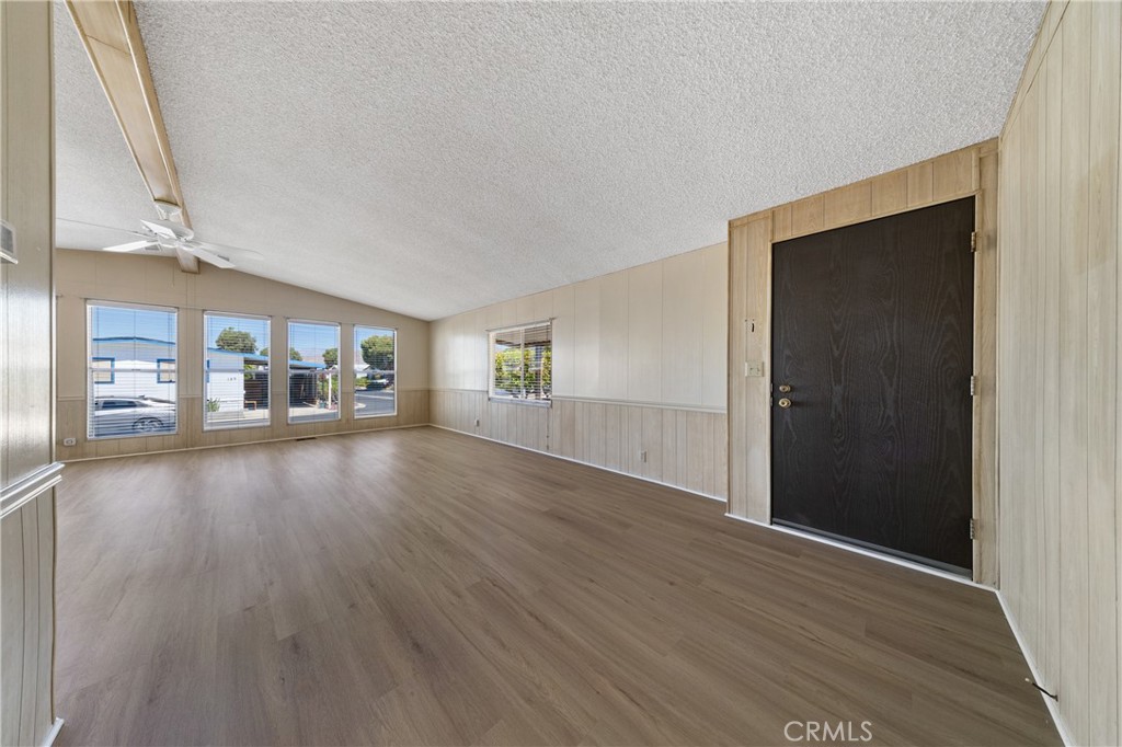 1300 W Menlo Avenue 170 Property Photo 3