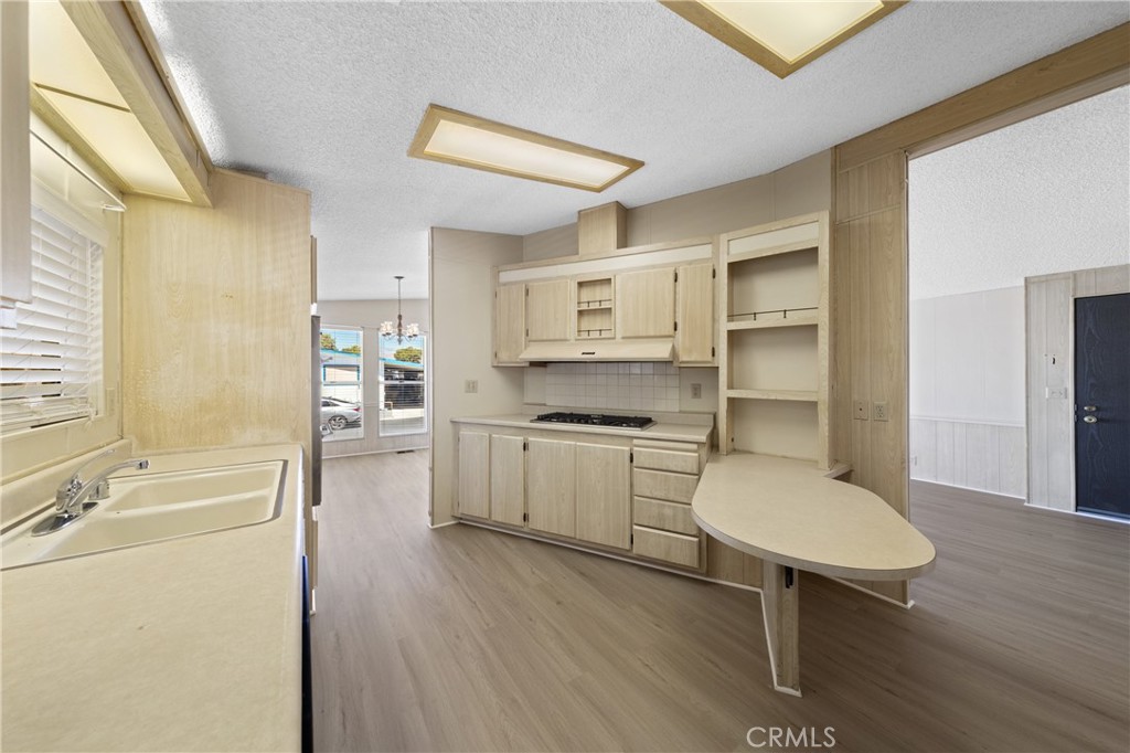 1300 W Menlo Avenue 170 Property Photo 8