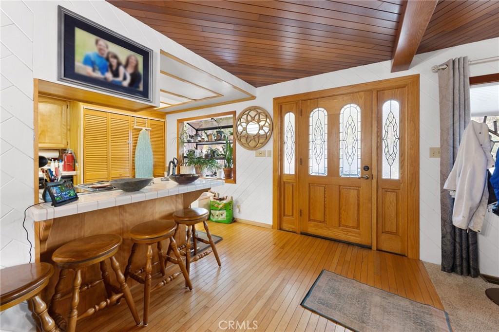 54025 Pine Crest Avenue Property Photo 8