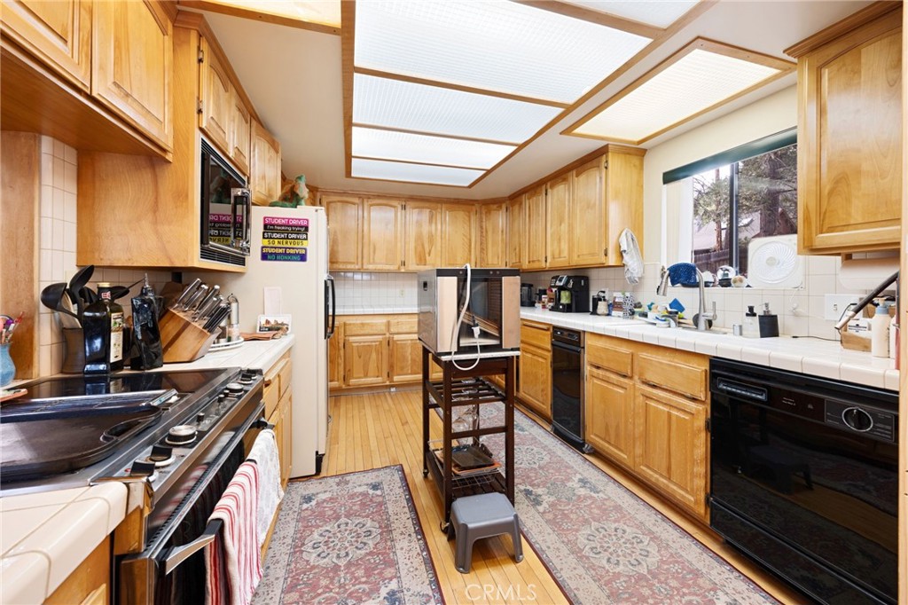 54025 Pine Crest Avenue Property Photo 10