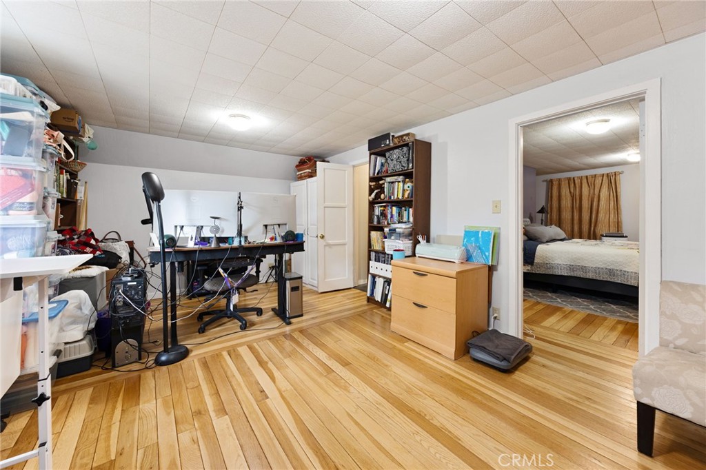 54025 Pine Crest Avenue Property Photo 15
