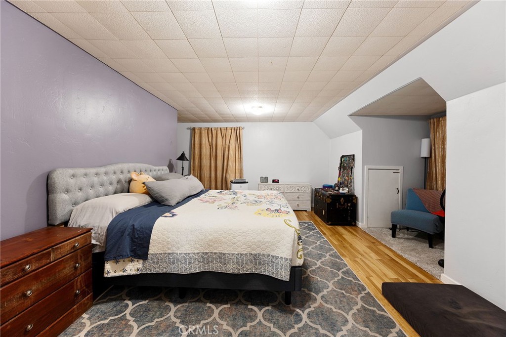 54025 Pine Crest Avenue Property Photo 16