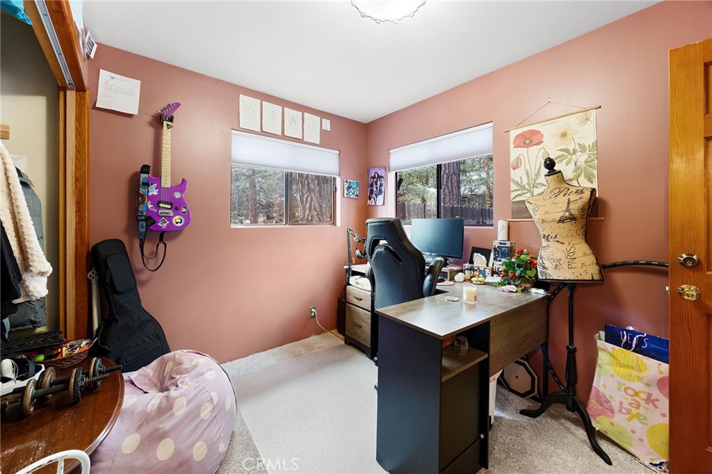 54025 Pine Crest Avenue Property Photo 21