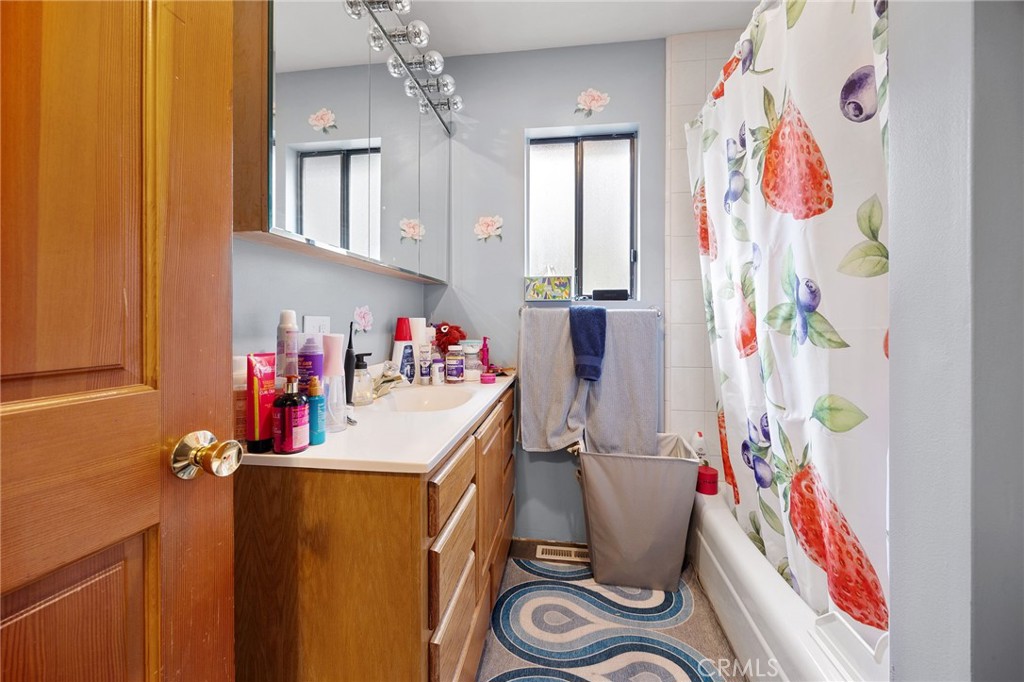 54025 Pine Crest Avenue Property Photo 22
