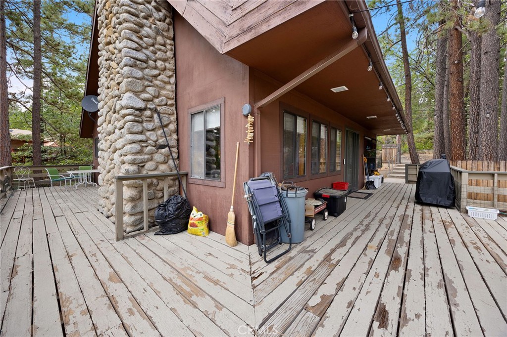 54025 Pine Crest Avenue Property Photo 29