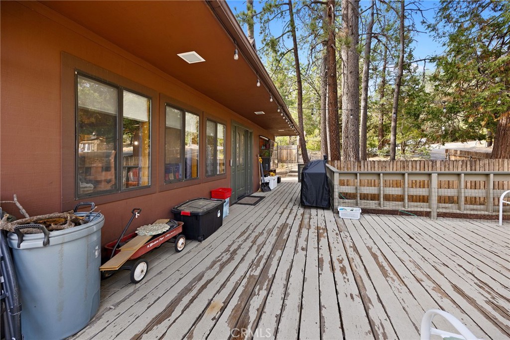 54025 Pine Crest Avenue Property Photo 32