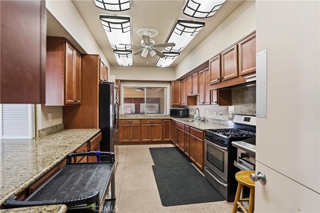 332 N. Lyon Avenue 67 Property Photo 35