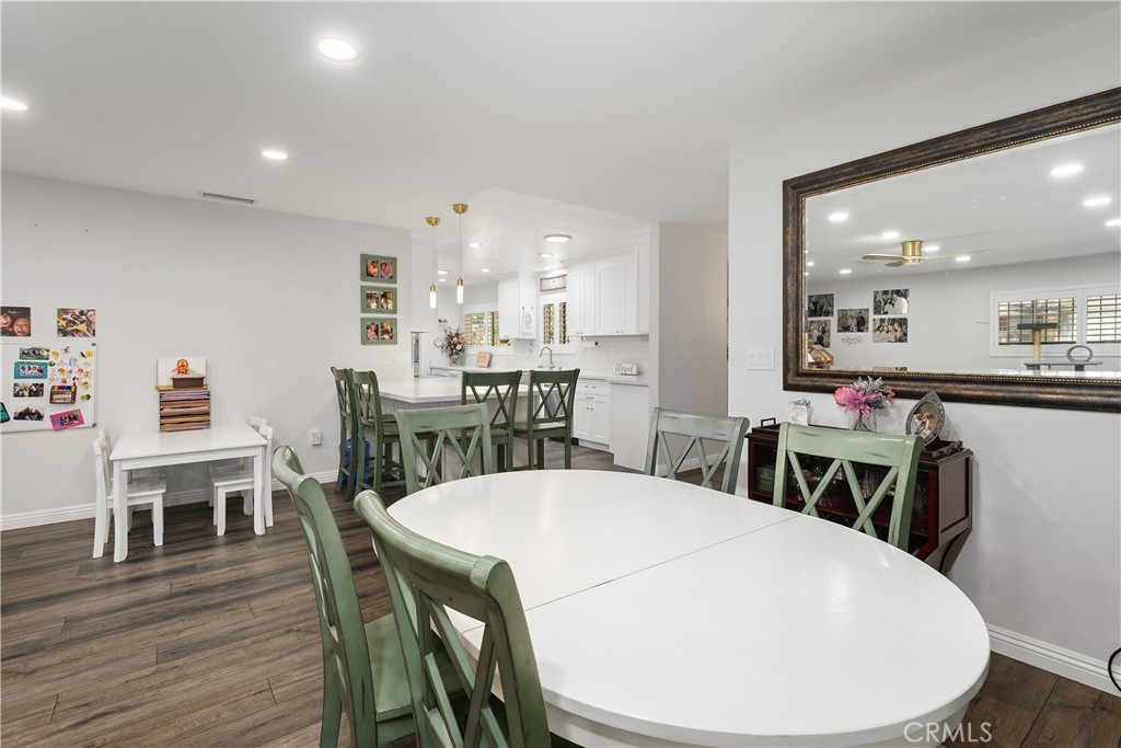 25611 Cherry Hills Boulevard Property Photo 4
