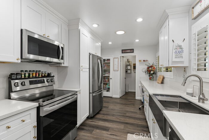 25611 Cherry Hills Boulevard Property Photo 11