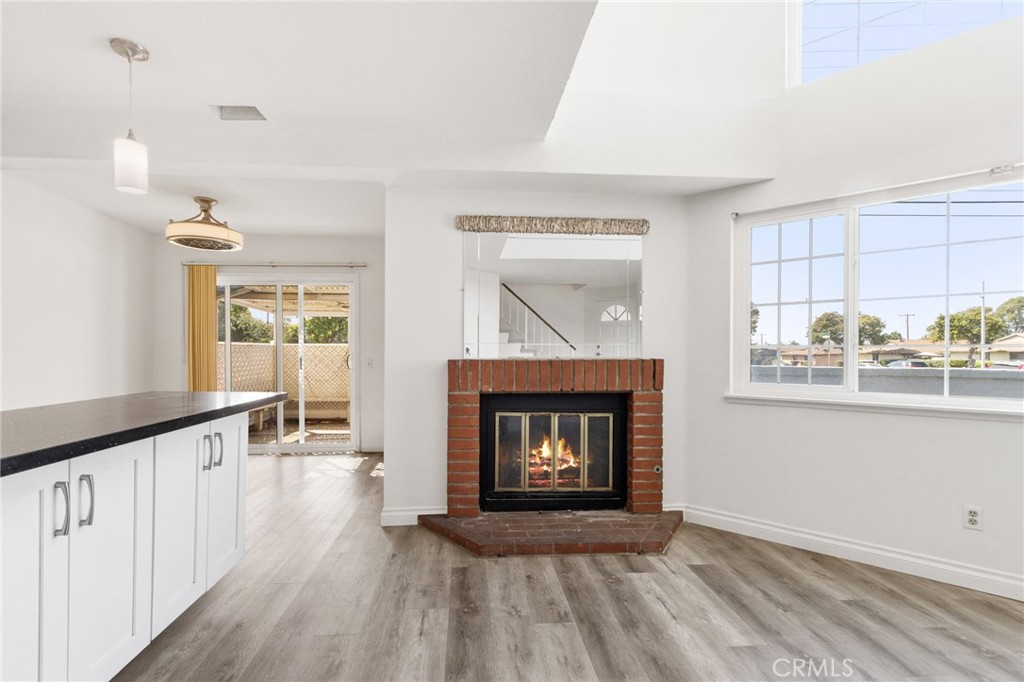 100 N Glendora Property Photo 11