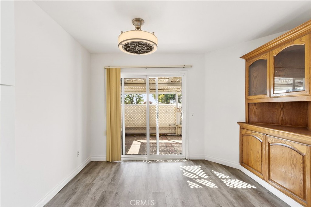 100 N Glendora Property Photo 15