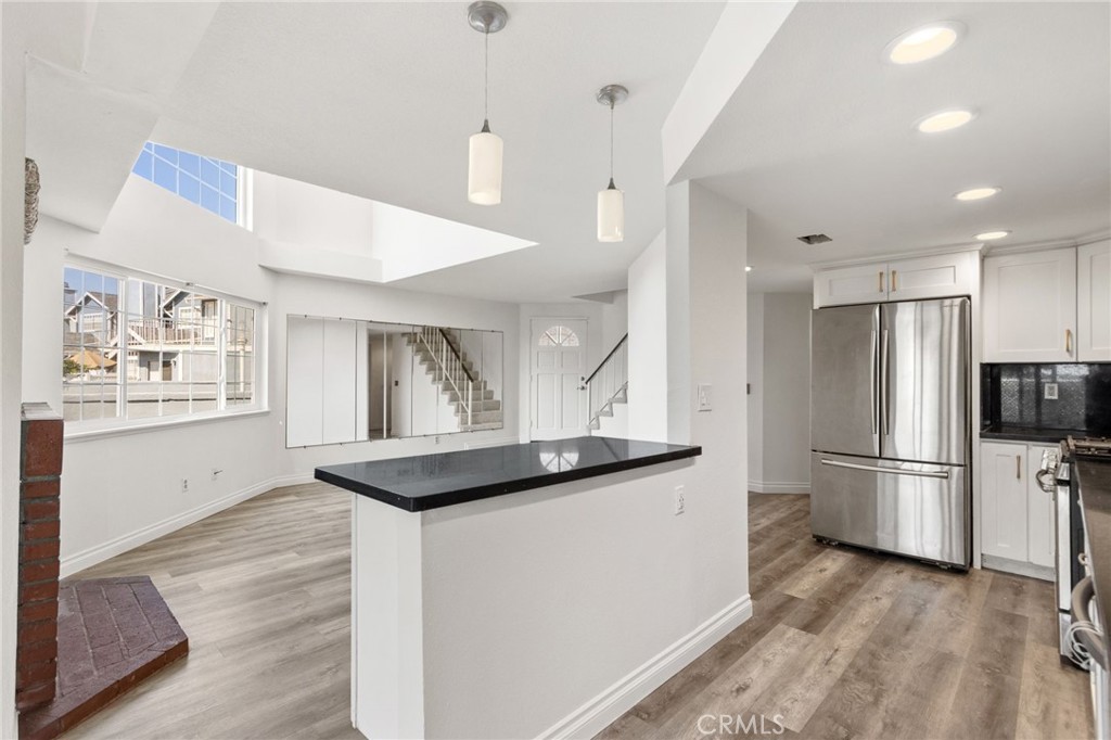 100 N Glendora Property Photo 18