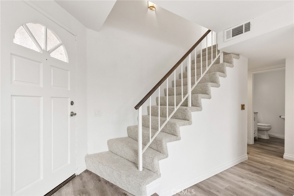 100 N Glendora Property Photo 23