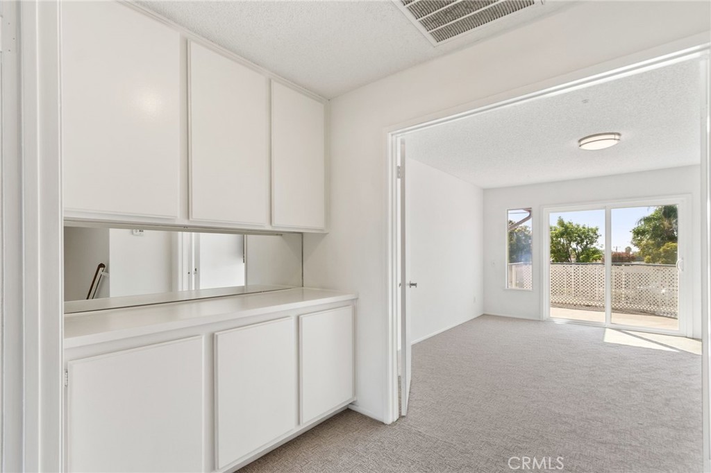 100 N Glendora Property Photo 25