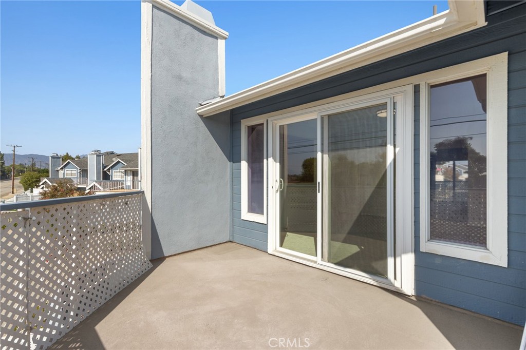 100 N Glendora Property Photo 35