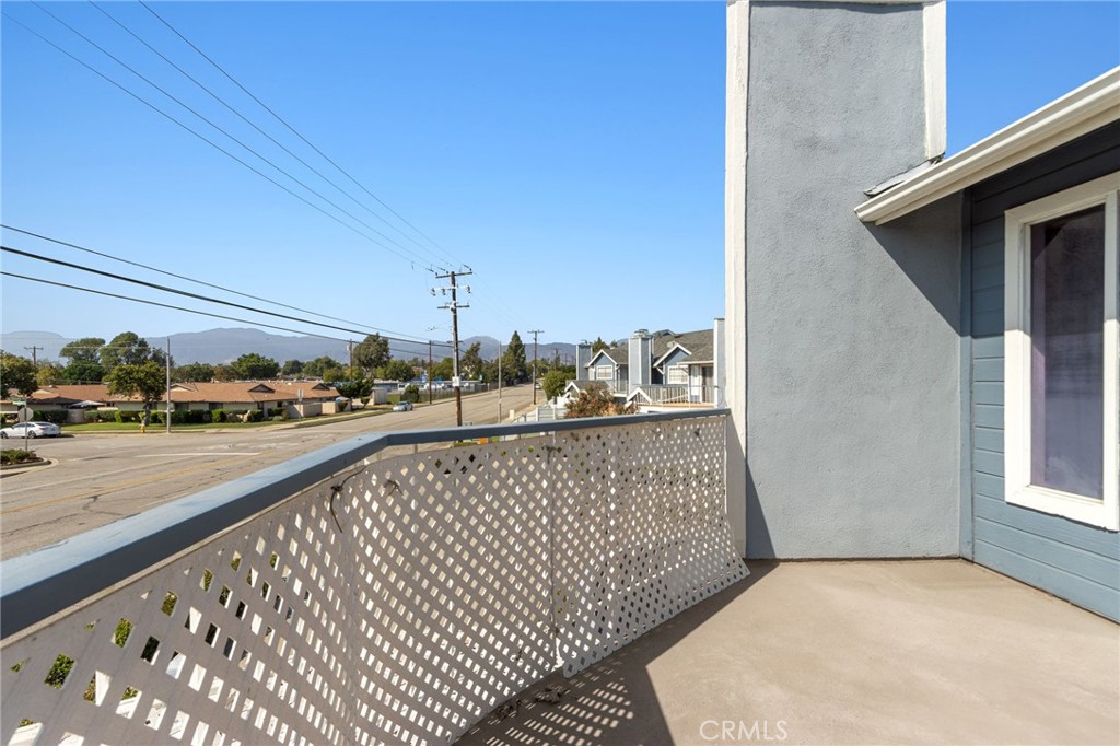 100 N Glendora Property Photo 37