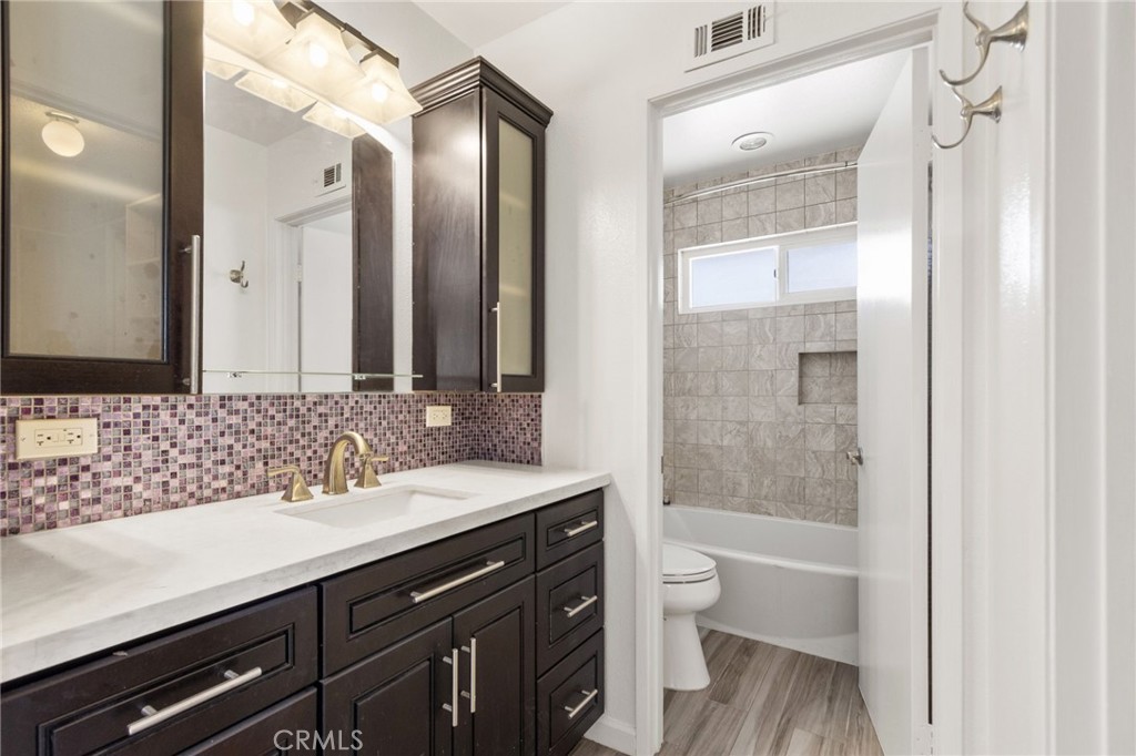 100 N Glendora Property Photo 42