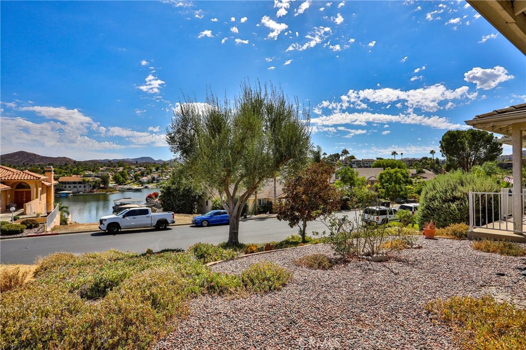 22700 Blue Teal Property Photo 5
