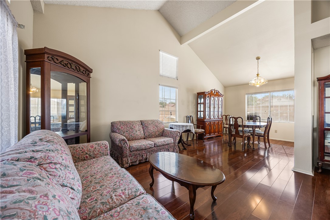 12796 Kern River Road Property Photo 6
