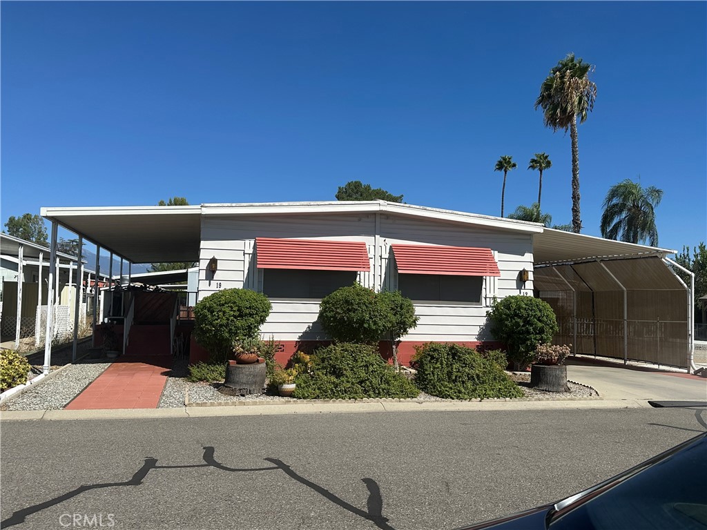 5001 W Florida Property Photo 1