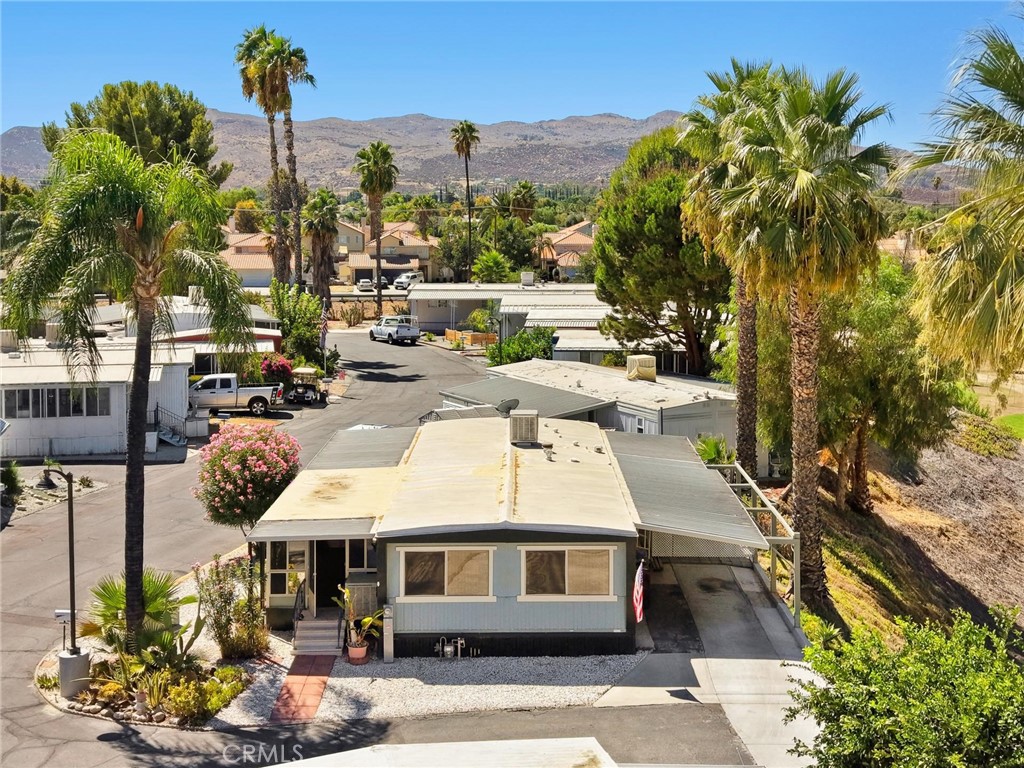 42751 E Floria Avenue 16 Property Photo 2