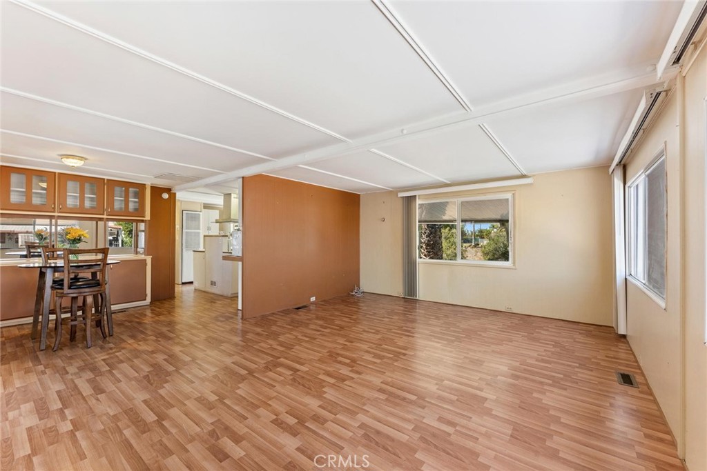 42751 E Floria Avenue 16 Property Photo 13