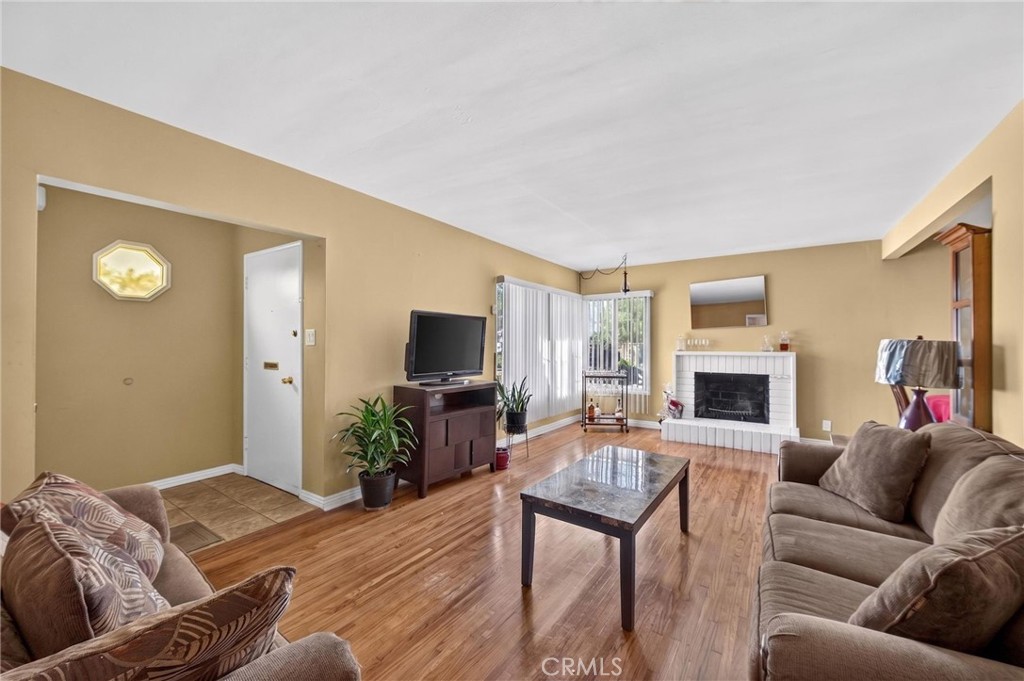 14100 S Mariposa Property Photo 3