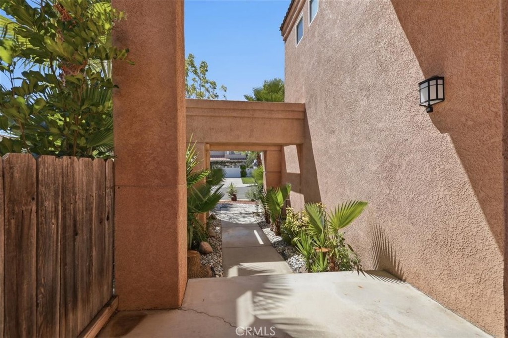 39876 Via Castana Property Photo 11