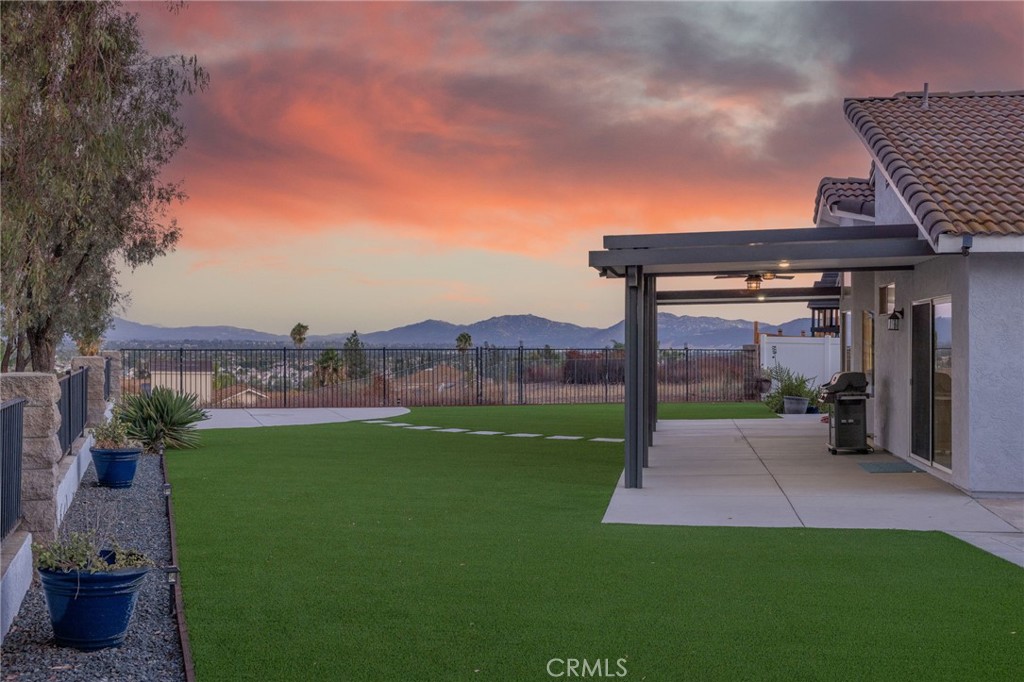 25560 Timbertree Court Property Photo 2