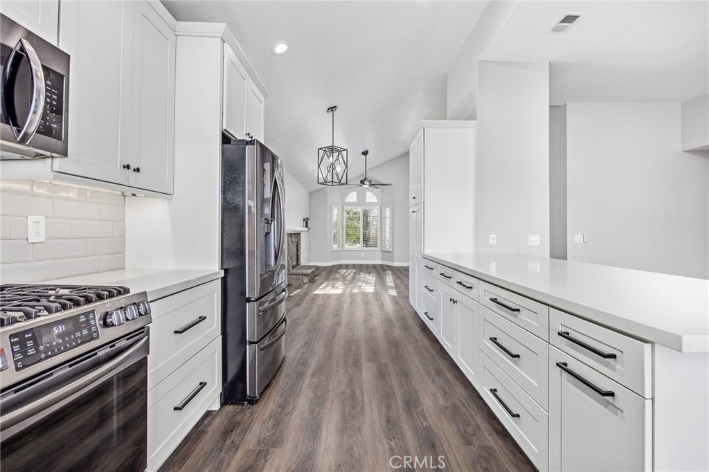 25560 Timbertree Court Property Photo 6