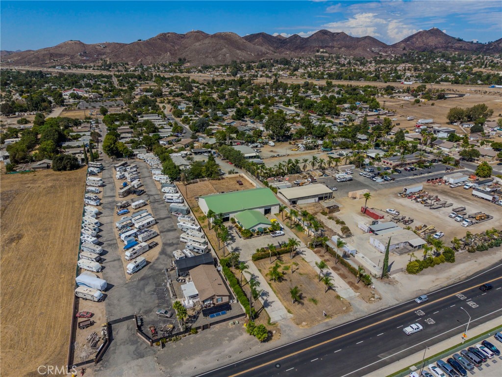 21650 Bundy Canyon Property Photo 3