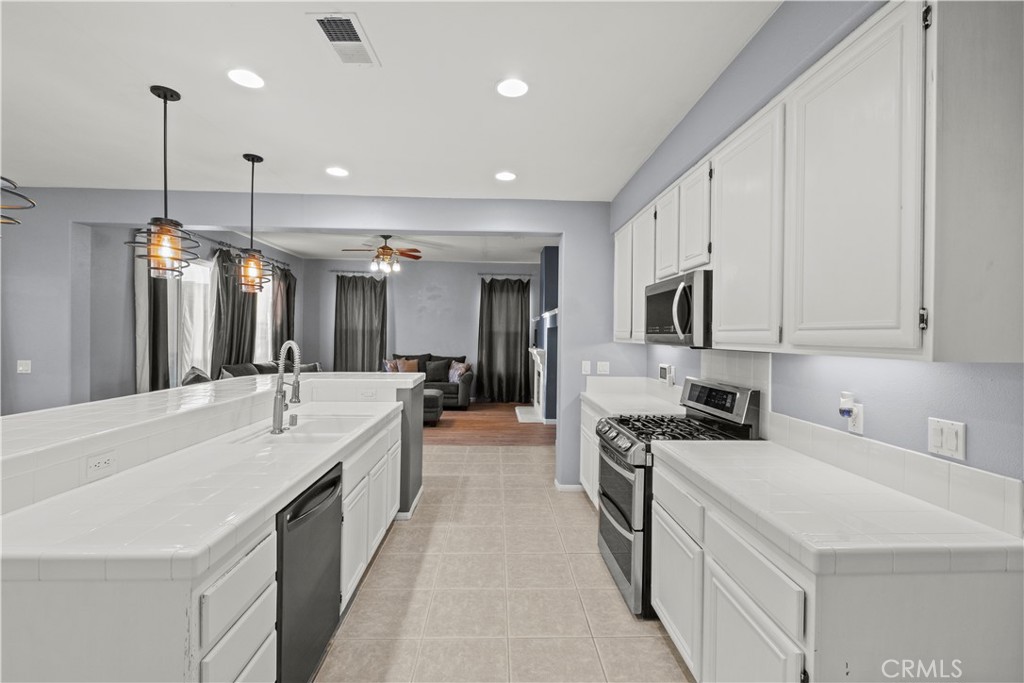 36033 Fresno Property Photo 17